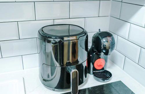 Long Stays Offers , New 2 Bed APT , Sleeps 3 , Wigan , Perfect for Relocations , Contractors , Families - Photo 29