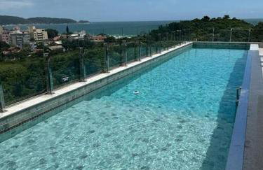Apto com piscina aquecida perto do mar - Foto 15