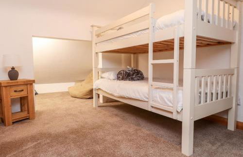 Bull Bach Old Smithy - Photo 12