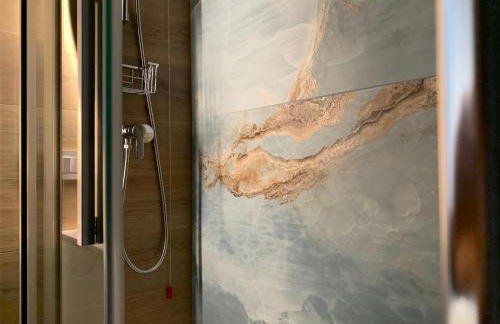 Central suite bilocale in centro con garage - Photo 17