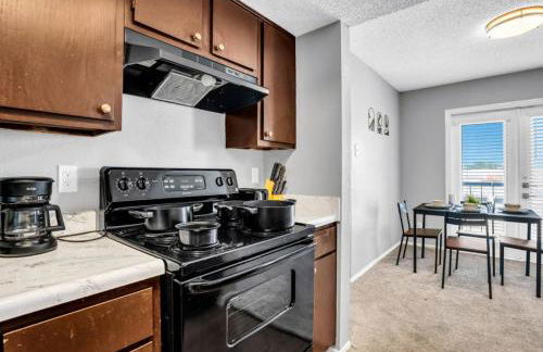 Spacious 2BR Apartment with Pool and Gym - Foto 8