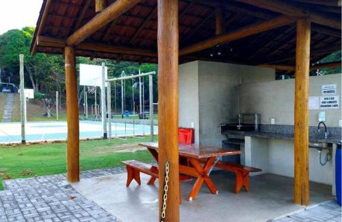 Vista para a lagoa - Enseada Azul, perto da Bacutia e Peracanga - Duas suítes Ar Condicionado - Varanda Gourmet - Lazer Completo, piscinas, quadras, sauna, pescaria, náutica, bar, restaurante, parques - Estacionamento e Portaria 24h - Foto 61