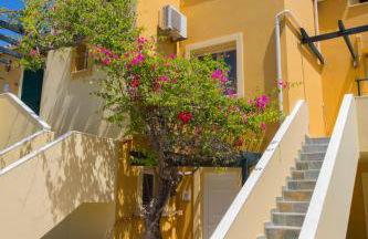 Sandy Beach Villas and Apartments - Photo 18