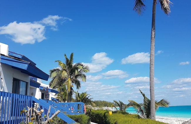 Spacious Villa On The Beach - Photo 34