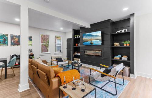 Spacious 4BR House Near Downtown, Perfect for Groups & Pets - Foto 17