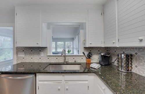 Cozy Fully-Renovated 2 BRM 2 Bath Near North Hills - Foto 7