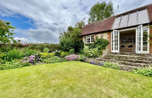 Library Cottage by inspirestays-com - Foto 2