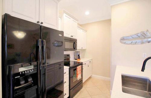 2BR Condo On Venice Island - Minutes To Beaches - Foto 10