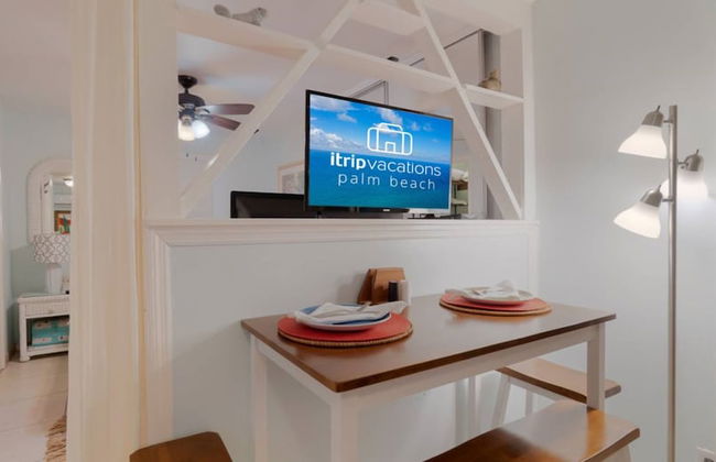 The Secret Garden - The Cottage Near Beach, Shops, Restaurants, Pet Friendly, Close to Lucerne Ave! - Foto 2