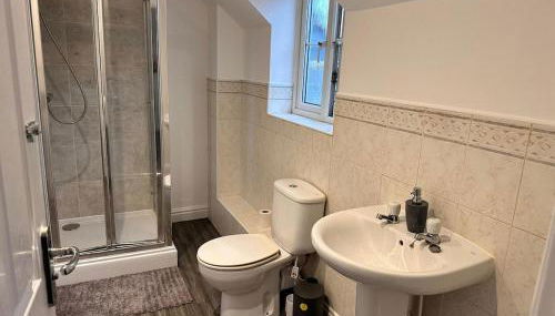 Rushden HUGE 6 Bed house with driveway - Foto 5