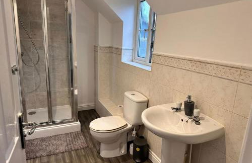 Rushden HUGE 6 Bed house with driveway - Foto 5