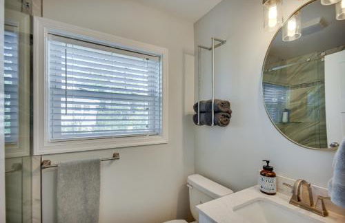 Waterfront Gloucester Cottage with Private Boat Dock - Foto 21