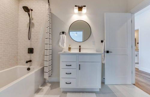 Luxury Estate with Stadium TDJ Views Sleeps 20 - Foto 45