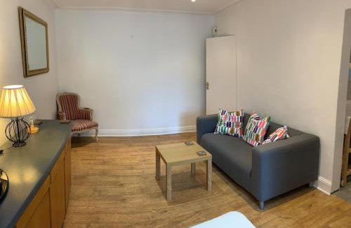 Cosy 1-Bedroom Flat in Hendon - Photo 8