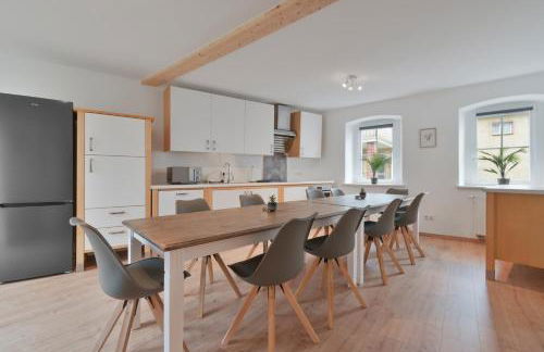 HomeTonight Workers Home - Waldershof große Teams willkommen - Foto 1