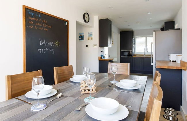 Coastal Retreat for 6 Close to Beaches - Photo 48