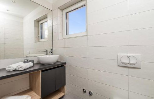 4 Bedroom Gorgeous Home In Icici - Foto 45