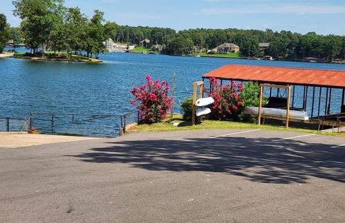 LAKEFRONT 7 MIN to OAKLAWN & 10 MIN to DOWNTOWN STR License #A22-0004 - Foto 9