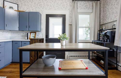 King Size Bed, Near Hwy, Work Desk, Close Parking - Foto 20