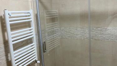 LOFT Céntrico MALIAÑO - DUA ROOMS - Foto 5, Shower