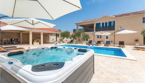 7 Bedroom Awesome Home In Polaca - Foto 2