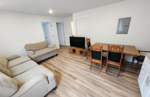 Beautiful beachside, newly renovated apartments just half a block from beach 2 bedroom - Foto 1