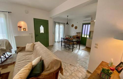 Family D 3 bedroom house with BBQ&Patio in huge estate! - Photo 11