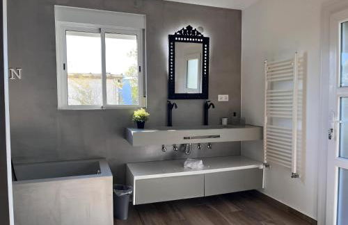 House with Garden in Bombarral - 100 m², Shared Pool - Photo 11