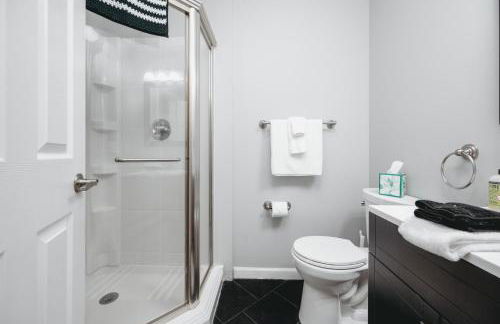 Pet Friendly 3BR 3BA Home near Traverse City with Game Room and Fenced Yard - Foto 9