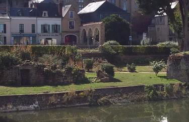 Petite Maison Romantique au calme, Cœur Historique, vue Ville et Jardin - Foto 31