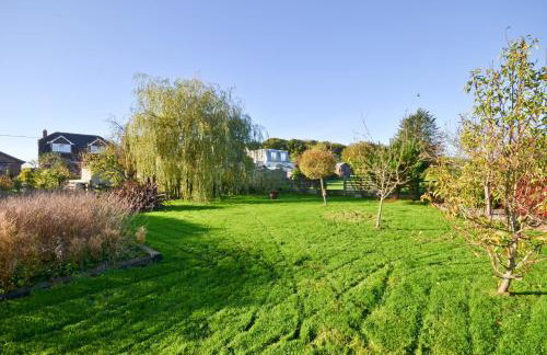 Dassia-Rural Bungalow, Dog Friendly with Hot Tub Near Gurnard - Foto 43