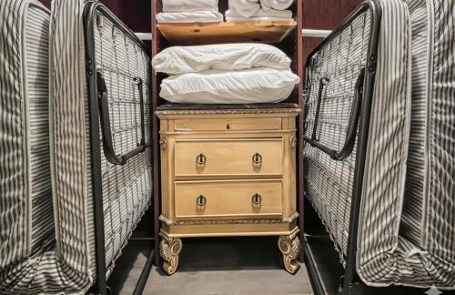 King Bed! Soaking tub! Fenced Yard w Screen Patio - Foto 29