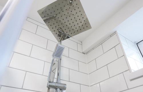 New Lodge Studios with Full Kitchen and Parking - Foto 36