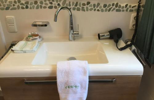 Almroeserl - Foto 24