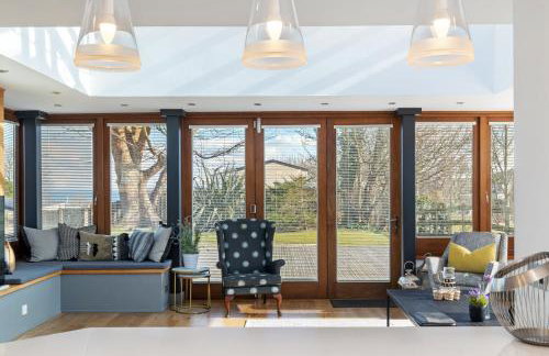 Oaktree Lodge - Luxury Cottage, Hot Tub, Sea Views - Foto 68