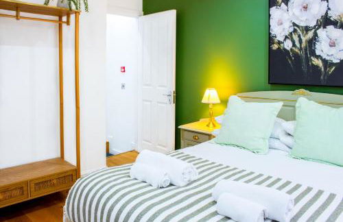 Spacious 4BR house, 2 en suites with garden & on-site parking - Foto 43