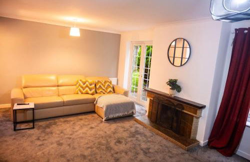 Conyngham Villa, Luxury Detached House, 6 Beds, 4BR,Large garden, Parking - Sleeps 8 - Foto 71