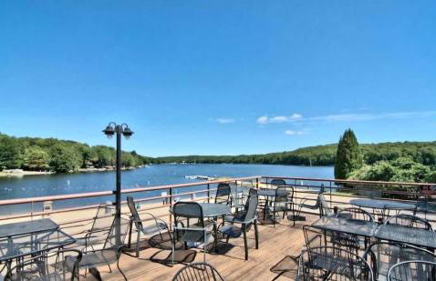 The Hut House 3BR 3BA Game Room Massage Chair - Foto 23