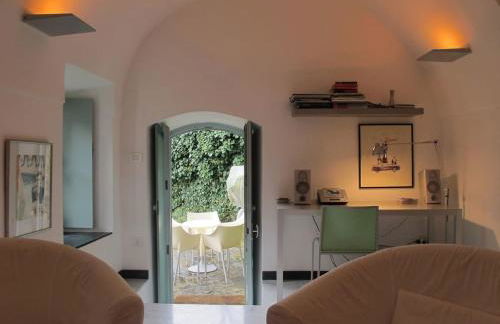 La Scala within a stunning 13th century setting - Photo 17