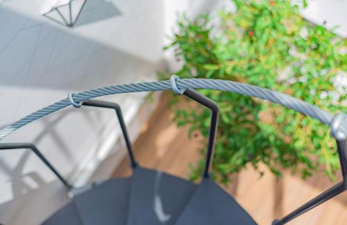 Playroom XXL Loft LOVE Room avec Espace spa Terrasse vue sur les toits Salle de jeux pour adultes Libourne centre 10 min de St Emilion Proche Bordeaux - Foto 20