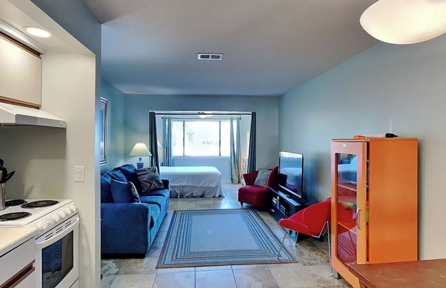 Sunset Harbor #2-204 - Latitude Adjustment - Foto 7