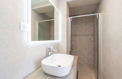 Green & Blue Five Bedroom Villa with Private Pool and Complete Privacy - Photo 22