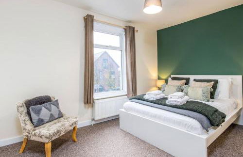 4Bed Central House w Parking & Garden - Foto 4