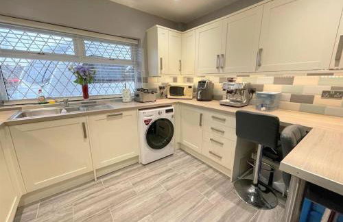 Alton Towers & Foxtail Barns & Oak Barns & Peak District - Foto 10