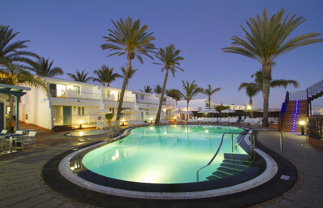 Plus Fariones Apartamentos - Photo 37