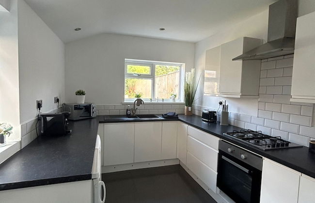 NEW 4 Double Bedrooms Large House - Foto 5