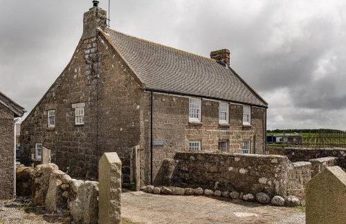 Naut Retreat, The Big Barn - Spacious & cosy cottage, walk to Porthcurno beach, Pedn Vouder & Minack Theatre - Photo 68