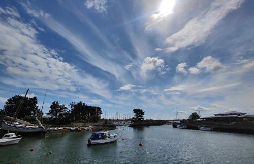 Frankland - Emsworth Harbour 3 Bedroom House - Photo 9