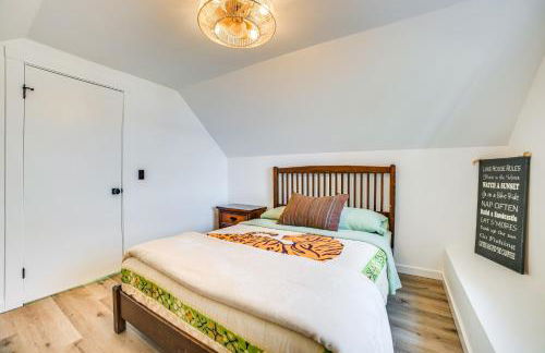 Deck and Scenic Views Lakefront Cottage in Hale! - Foto 15