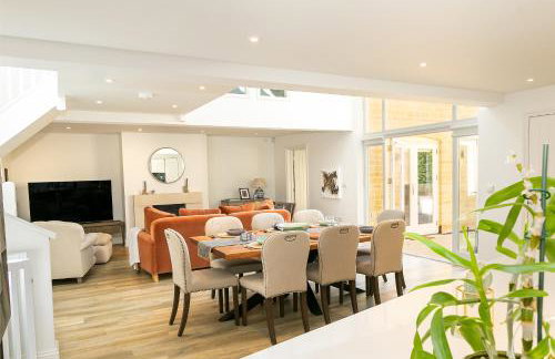 Field House - Stunning 3 Bedroom Home in Kingham! - Photo 25